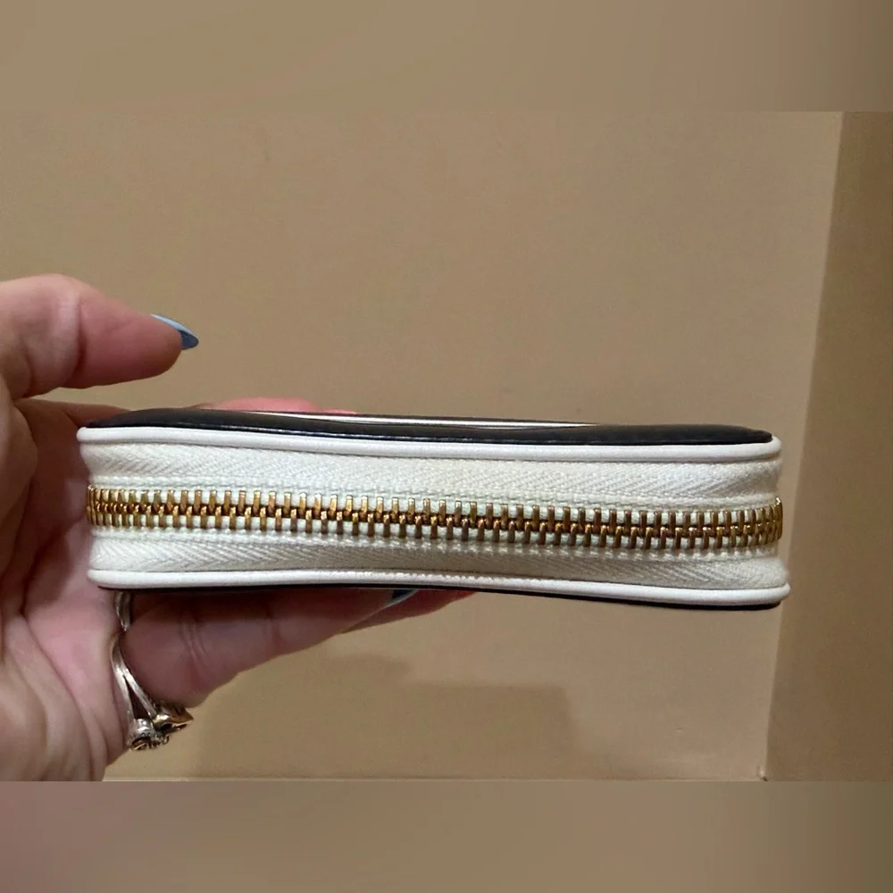Christian Dior Vibe Leather Compact Wallet - Picture 5 of 15